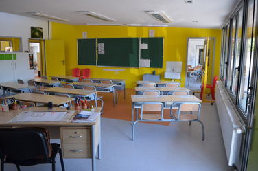 Classe de la nouvelle école élémentaire Michel Barrouquère Theil à Soues